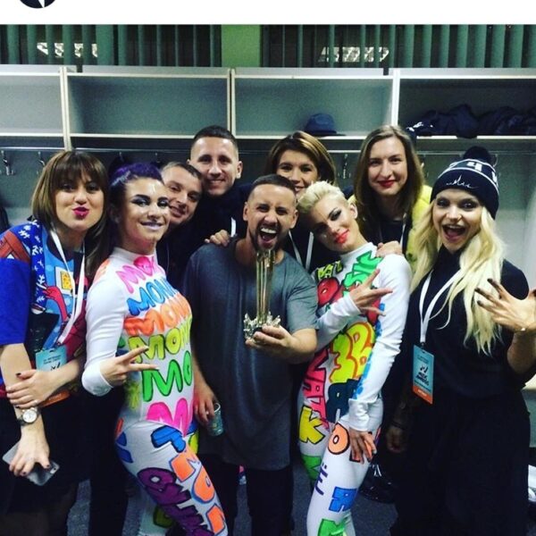 Спеціально для премії М1 Music Awards бренд ALEXANDER DETS створив костюми для колективу MONATIK.